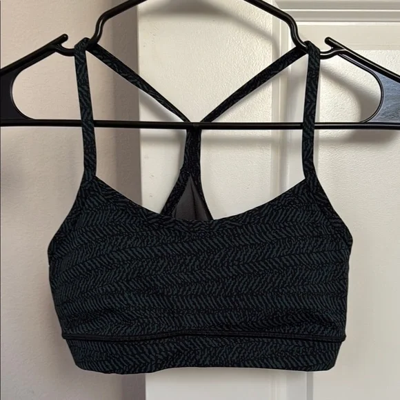 Lululemon Flow Y Bra IV size 6 - Picture 2 of 8